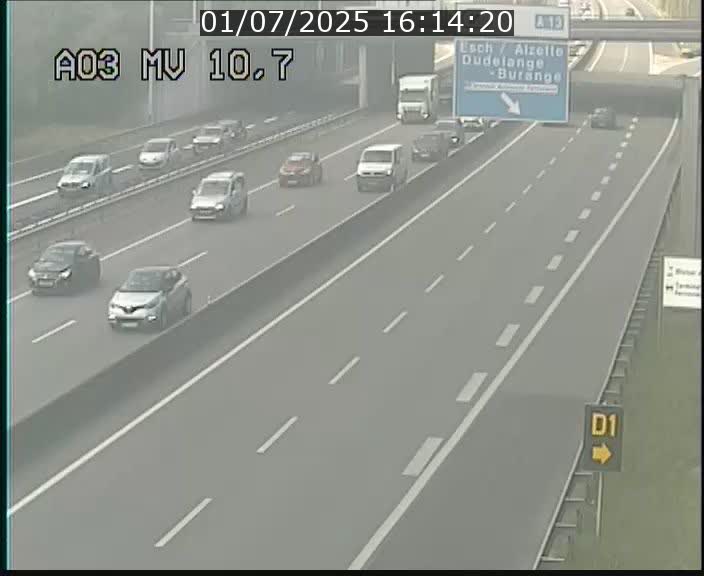<h2>Traffic live webcam Luxembourg Croix de Bettembourg - A3 - BK 10.7 - direction France</h2>