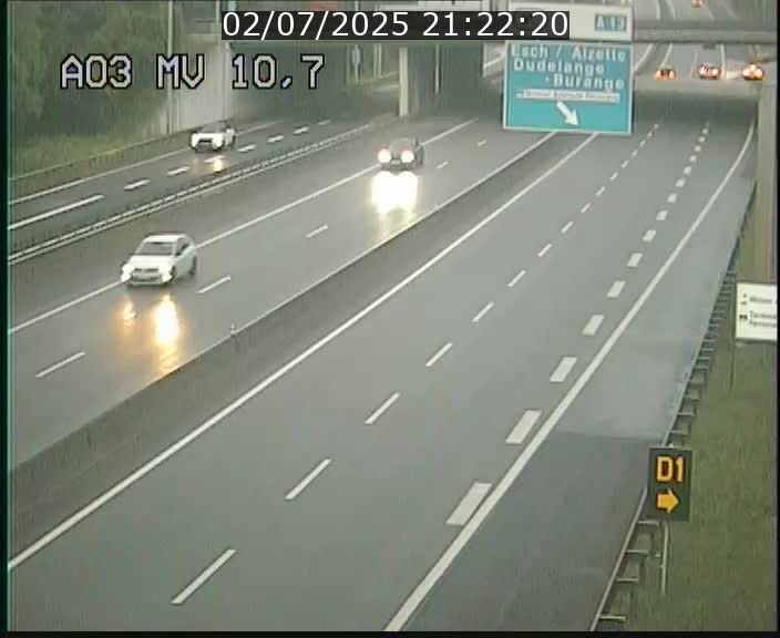 <h2>Traffic live webcam Luxembourg Croix de Bettembourg - A3 - BK 10.7 - direction France</h2>
