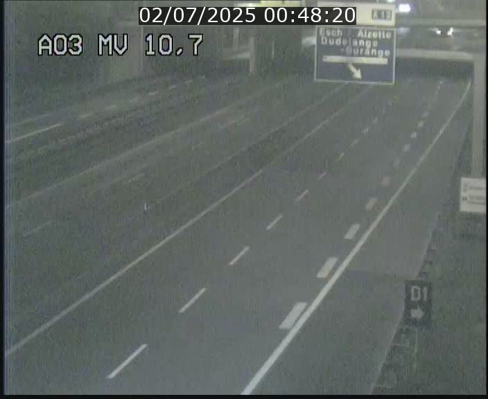 <h2>Traffic live webcam Luxembourg Croix de Bettembourg - A3 - BK 10.7 - direction France</h2>