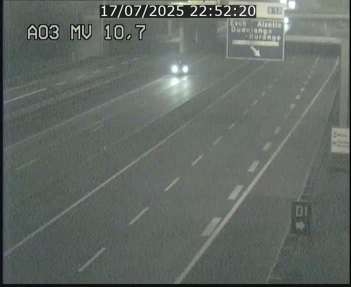 <h2>Traffic live webcam Luxembourg Croix de Bettembourg - A3 - BK 10.7 - direction France</h2>