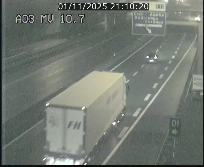 <h2>Traffic live webcam Luxembourg Croix de Bettembourg - A3 - BK 10.7 - direction France</h2>