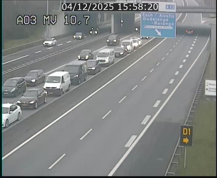 <h2>Traffic live webcam Luxembourg Croix de Bettembourg - A3 - BK 10.7 - direction France</h2>