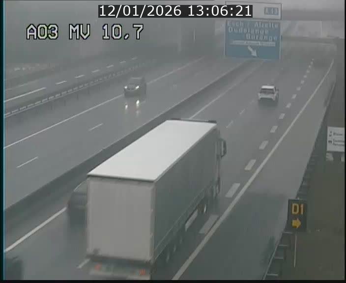 <h2>Traffic live webcam Luxembourg Croix de Bettembourg - A3 - BK 10.7 - direction France</h2>