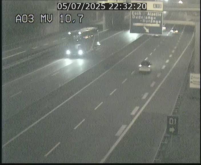<h2>Traffic live webcam Luxembourg Croix de Bettembourg - A3 - BK 10.7 - direction France</h2>
