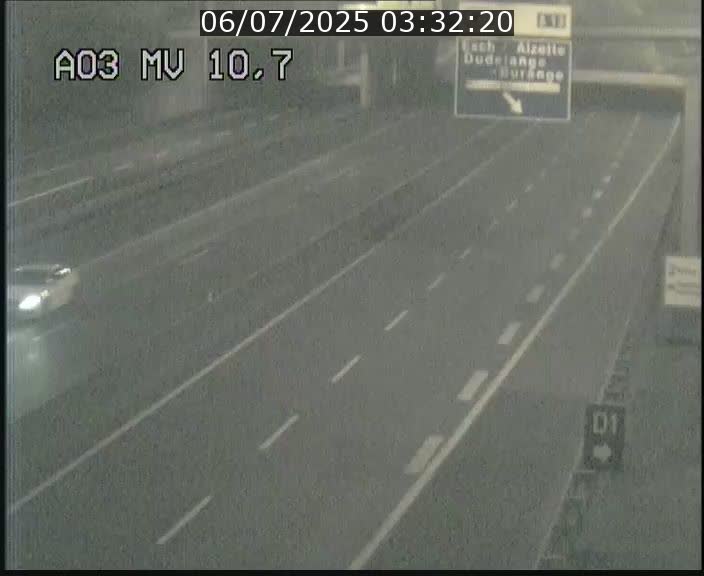 <h2>Traffic live webcam Luxembourg Croix de Bettembourg - A3 - BK 10.7 - direction France</h2>