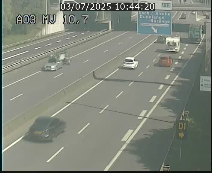 <h2>Traffic live webcam Luxembourg Croix de Bettembourg - A3 - BK 10.7 - direction France</h2>
