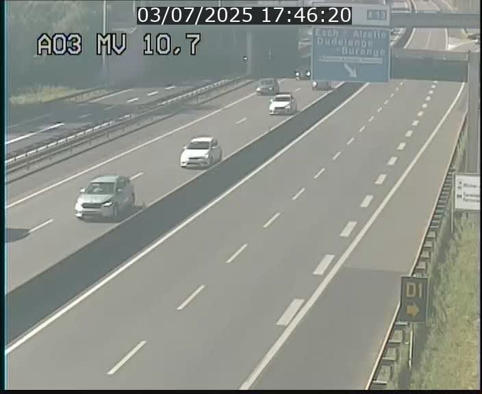 <h2>Traffic live webcam Luxembourg Croix de Bettembourg - A3 - BK 10.7 - direction France</h2>
