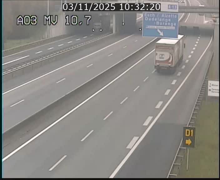 <h2>Traffic live webcam Luxembourg Croix de Bettembourg - A3 - BK 10.7 - direction France</h2>