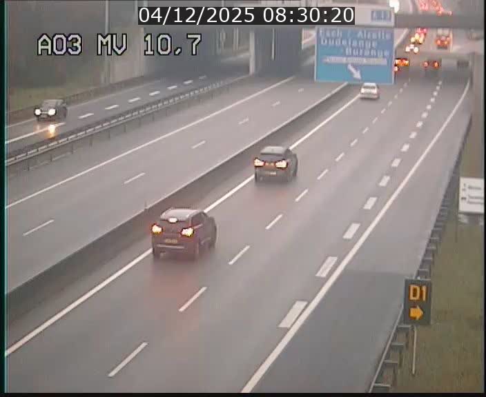 <h2>Traffic live webcam Luxembourg Croix de Bettembourg - A3 - BK 10.7 - direction France</h2>