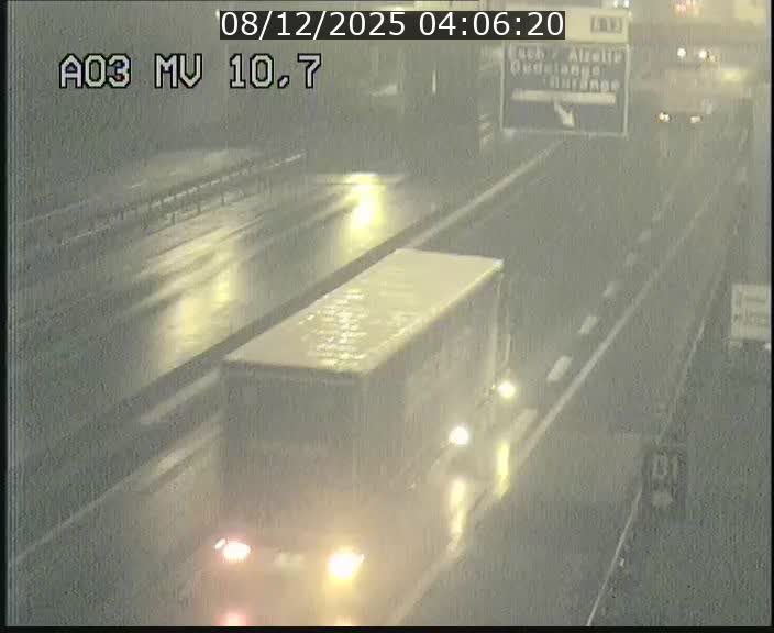 <h2>Traffic live webcam Luxembourg Croix de Bettembourg - A3 - BK 10.7 - direction France</h2>