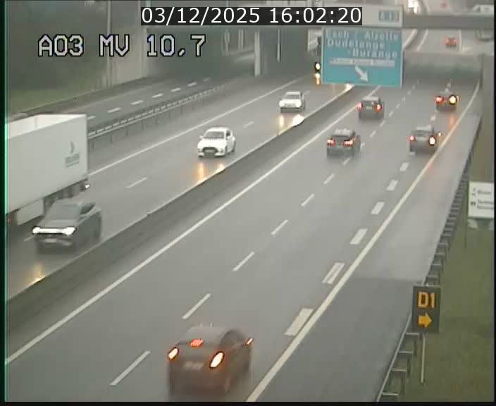 <h2>Traffic live webcam Luxembourg Croix de Bettembourg - A3 - BK 10.7 - direction France</h2>