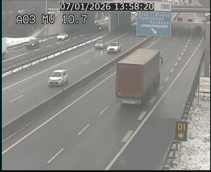 Traffic live webcam Luxembourg Croix de Bettembourg - A3 - BK 10.7 - direction France