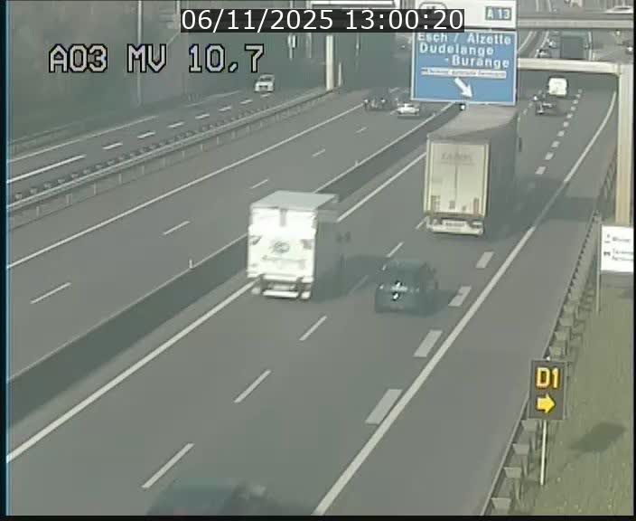 <h2>Traffic live webcam Luxembourg Croix de Bettembourg - A3 - BK 10.7 - direction France</h2>