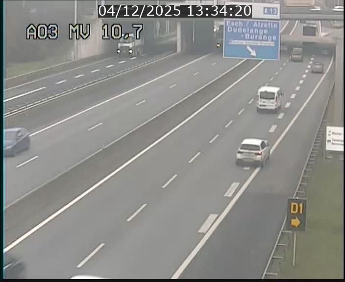 <h2>Traffic live webcam Luxembourg Croix de Bettembourg - A3 - BK 10.7 - direction France</h2>