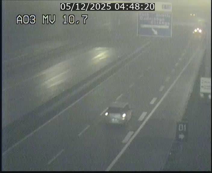 <h2>Traffic live webcam Luxembourg Croix de Bettembourg - A3 - BK 10.7 - direction France</h2>