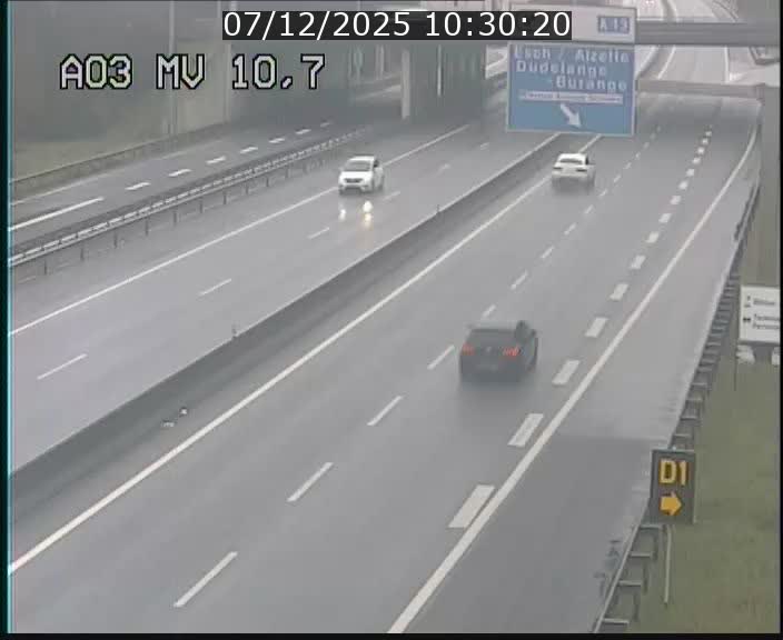 <h2>Traffic live webcam Luxembourg Croix de Bettembourg - A3 - BK 10.7 - direction France</h2>