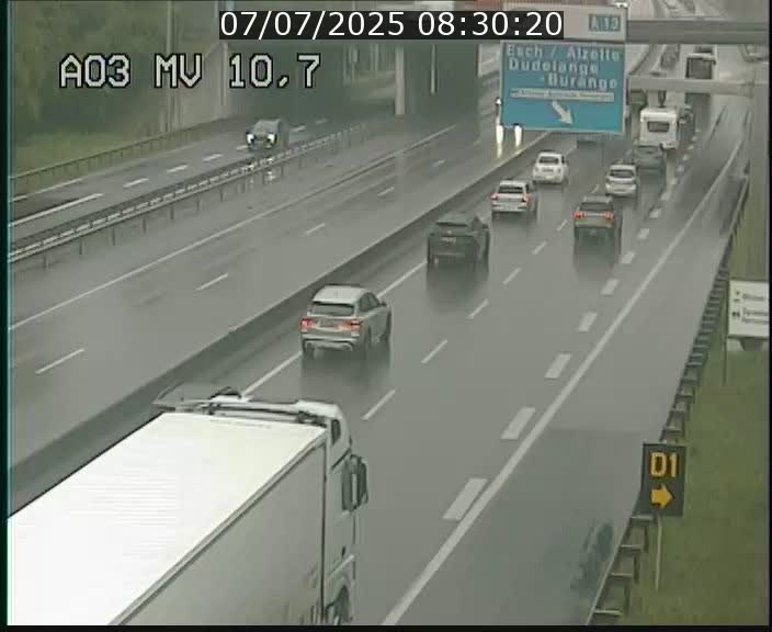 <h2>Traffic live webcam Luxembourg Croix de Bettembourg - A3 - BK 10.7 - direction France</h2>