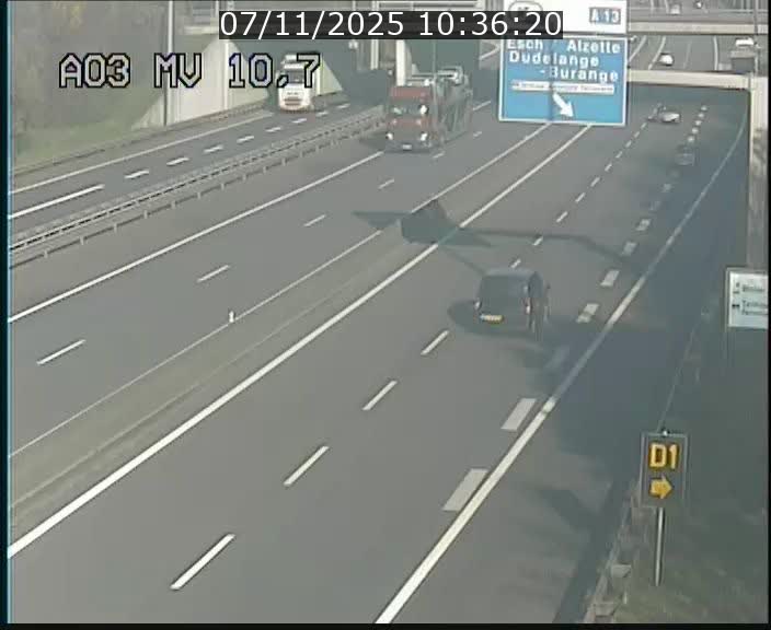 <h2>Traffic live webcam Luxembourg Croix de Bettembourg - A3 - BK 10.7 - direction France</h2>