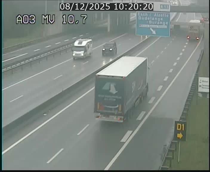 <h2>Traffic live webcam Luxembourg Croix de Bettembourg - A3 - BK 10.7 - direction France</h2>