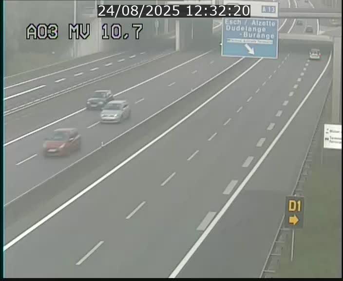 <h2>Traffic live webcam Luxembourg Croix de Bettembourg - A3 - BK 10.7 - direction France</h2>
