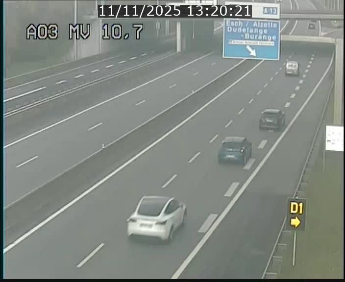 <h2>Traffic live webcam Luxembourg Croix de Bettembourg - A3 - BK 10.7 - direction France</h2>