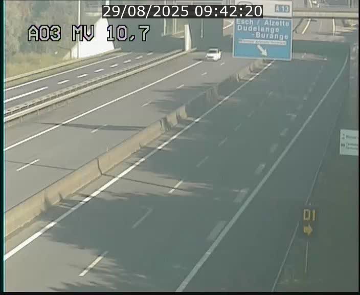 <h2>Traffic live webcam Luxembourg Croix de Bettembourg - A3 - BK 10.7 - direction France</h2>