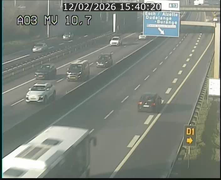 <h2>Traffic live webcam Luxembourg Croix de Bettembourg - A3 - BK 10.7 - direction France</h2>