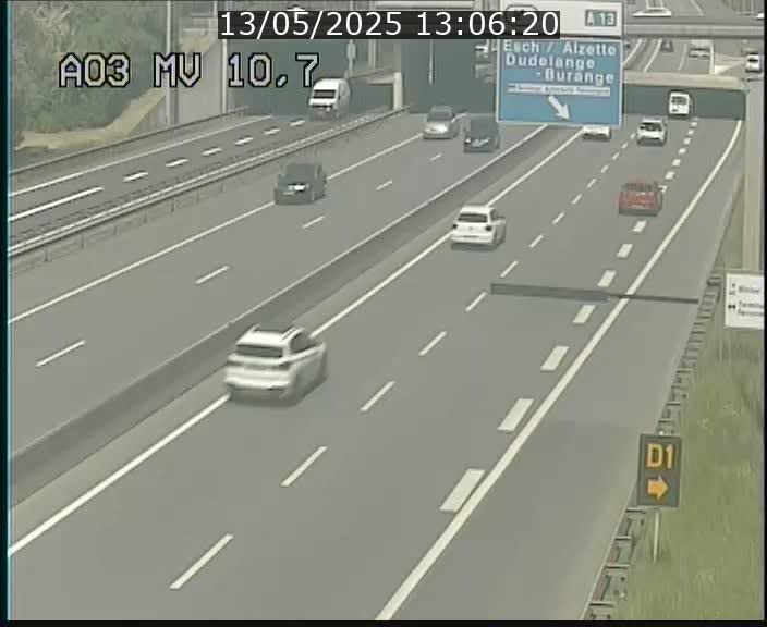 <h2>Traffic live webcam Luxembourg Croix de Bettembourg - A3 - BK 10.7 - direction France</h2>