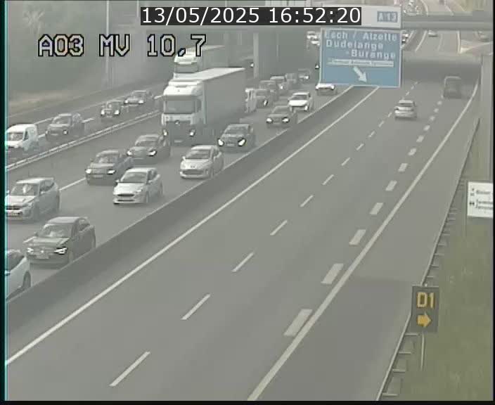 <h2>Traffic live webcam Luxembourg Croix de Bettembourg - A3 - BK 10.7 - direction France</h2>