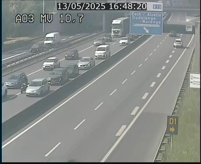 <h2>Traffic live webcam Luxembourg Croix de Bettembourg - A3 - BK 10.7 - direction France</h2>