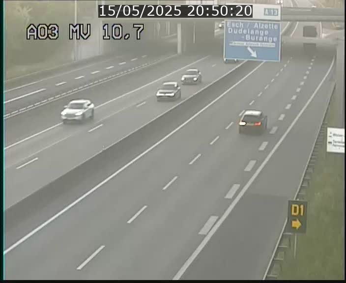 <h2>Traffic live webcam Luxembourg Croix de Bettembourg - A3 - BK 10.7 - direction France</h2>