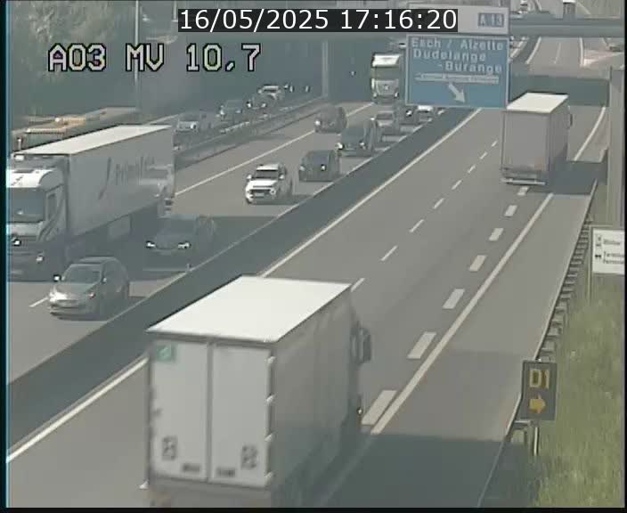 <h2>Traffic live webcam Luxembourg Croix de Bettembourg - A3 - BK 10.7 - direction France</h2>