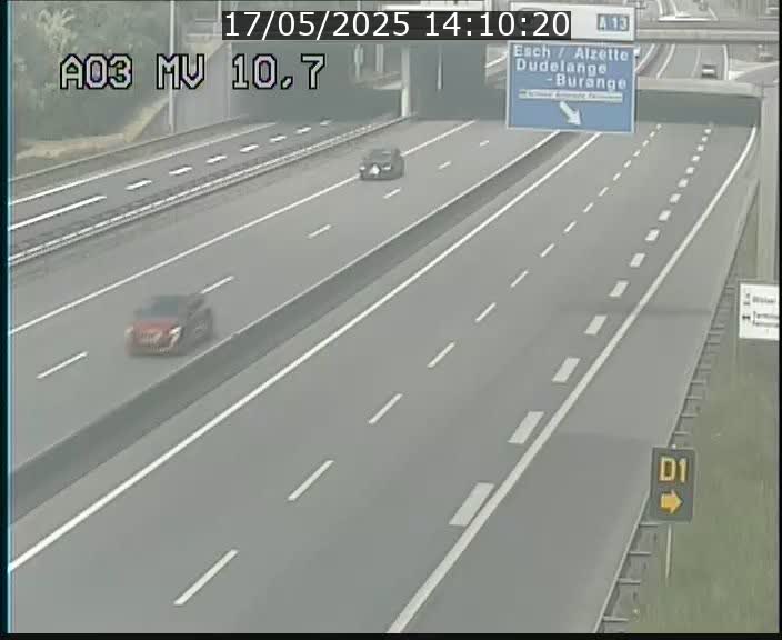 <h2>Traffic live webcam Luxembourg Croix de Bettembourg - A3 - BK 10.7 - direction France</h2>