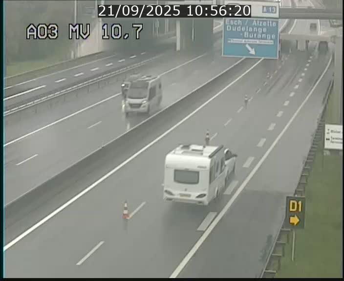 <h2>Traffic live webcam Luxembourg Croix de Bettembourg - A3 - BK 10.7 - direction France</h2>