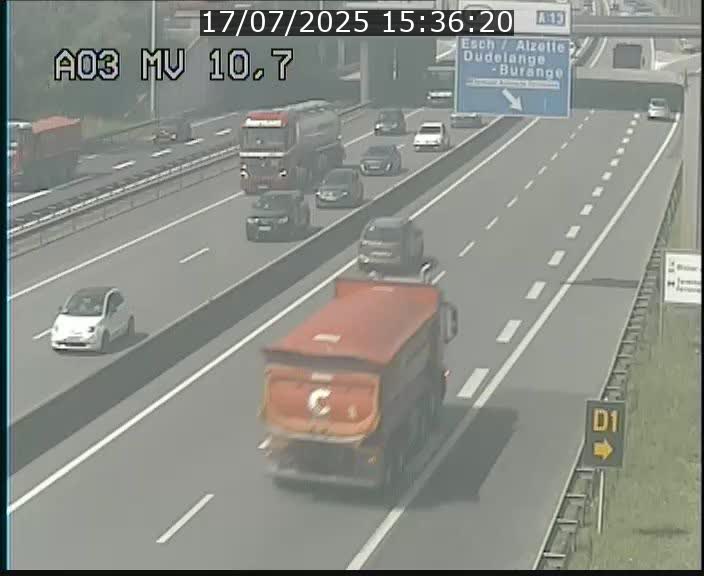 <h2>Traffic live webcam Luxembourg Croix de Bettembourg - A3 - BK 10.7 - direction France</h2>