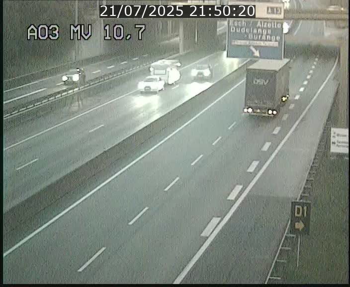 <h2>Traffic live webcam Luxembourg Croix de Bettembourg - A3 - BK 10.7 - direction France</h2>
