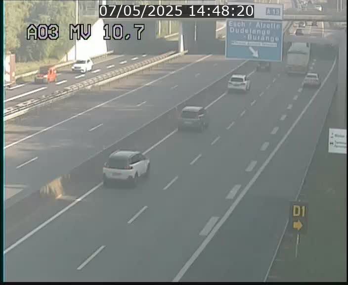 Traffic live webcam Luxembourg Croix de Bettembourg - A3 - BK 10.7 - direction France