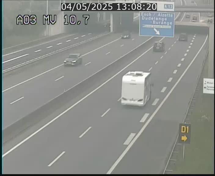 Traffic live webcam Luxembourg Croix de Bettembourg - A3 - BK 10.7 - direction France