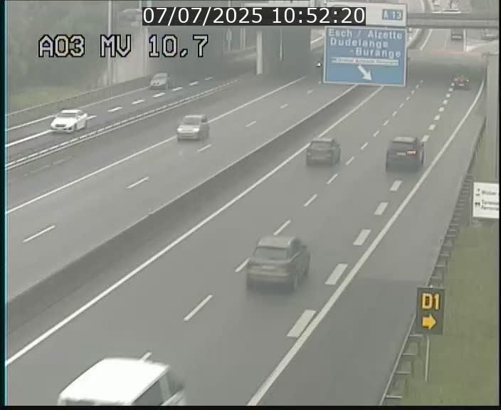 Traffic live webcam Luxembourg Croix de Bettembourg - A3 - BK 10.7 - direction France