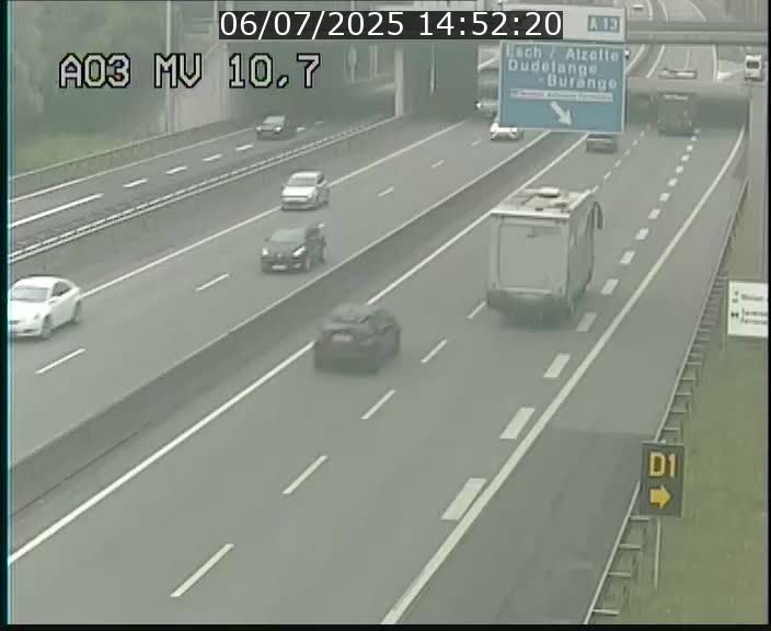 Traffic live webcam Luxembourg Croix de Bettembourg - A3 - BK 10.7 - direction France