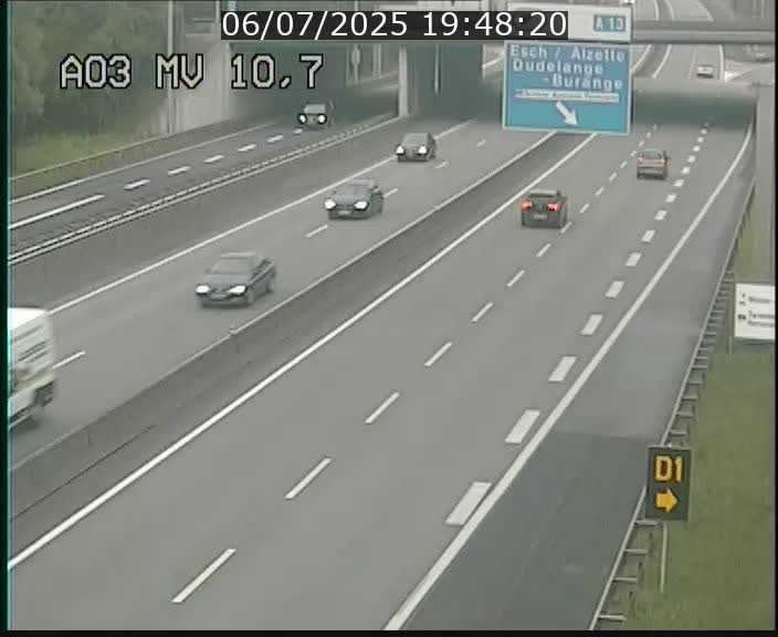 Traffic live webcam Luxembourg Croix de Bettembourg - A3 - BK 10.7 - direction France