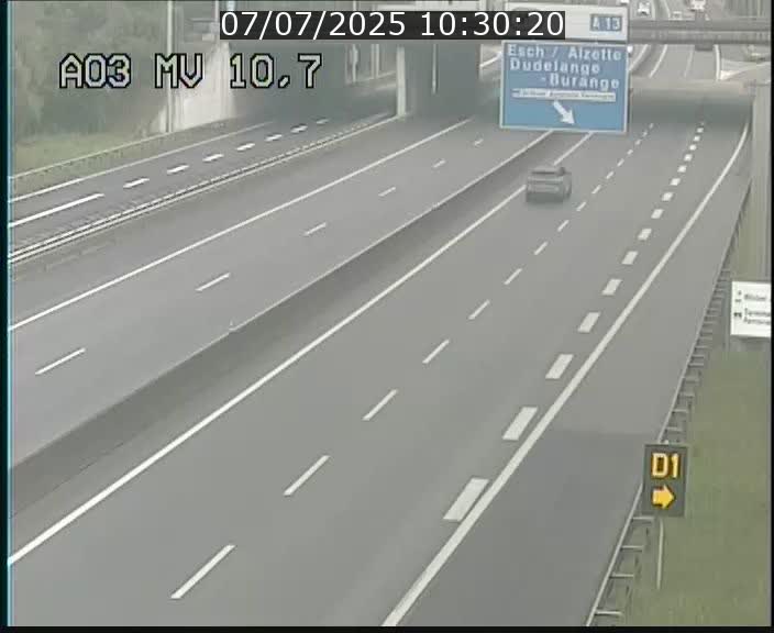 Traffic live webcam Luxembourg Croix de Bettembourg - A3 - BK 10.7 - direction France