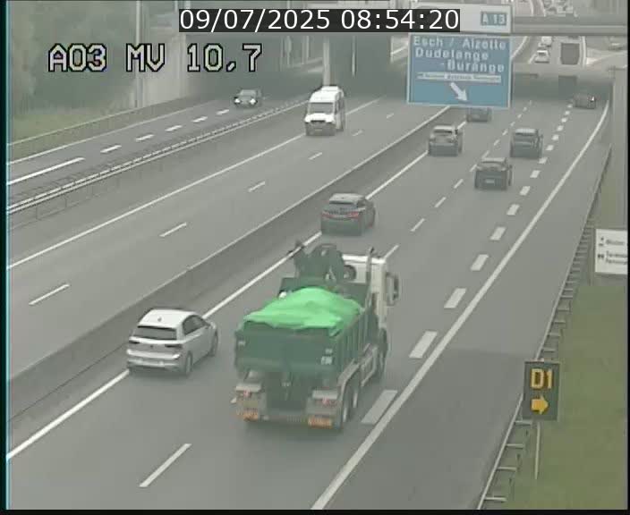 Traffic live webcam Luxembourg Croix de Bettembourg - A3 - BK 10.7 - direction France