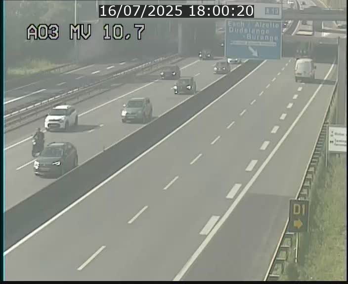 Traffic live webcam Luxembourg Croix de Bettembourg - A3 - BK 10.7 - direction France