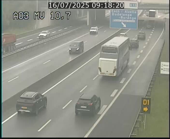 Traffic live webcam Luxembourg Croix de Bettembourg - A3 - BK 10.7 - direction France