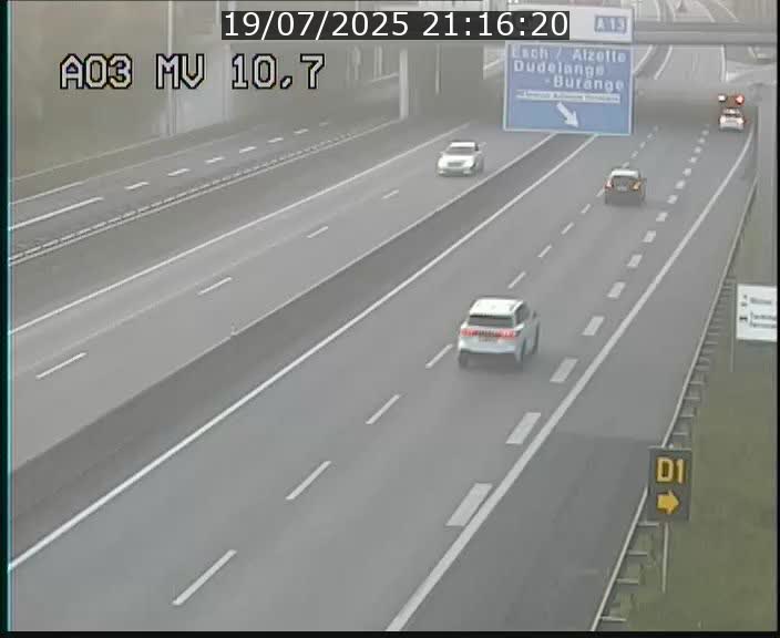 Traffic live webcam Luxembourg Croix de Bettembourg - A3 - BK 10.7 - direction France