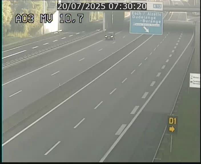 Traffic live webcam Luxembourg Croix de Bettembourg - A3 - BK 10.7 - direction France