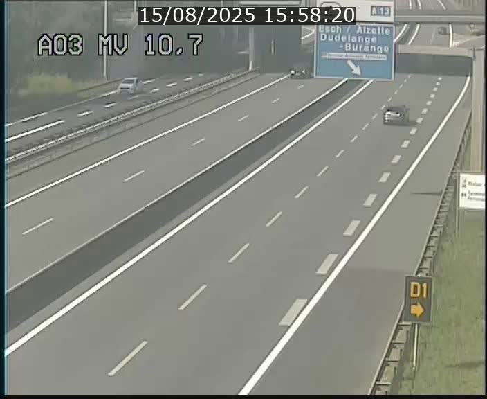 Traffic live webcam Luxembourg Croix de Bettembourg - A3 - BK 10.7 - direction France