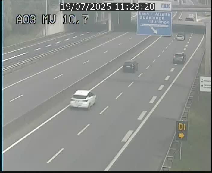 Traffic live webcam Luxembourg Croix de Bettembourg - A3 - BK 10.7 - direction France