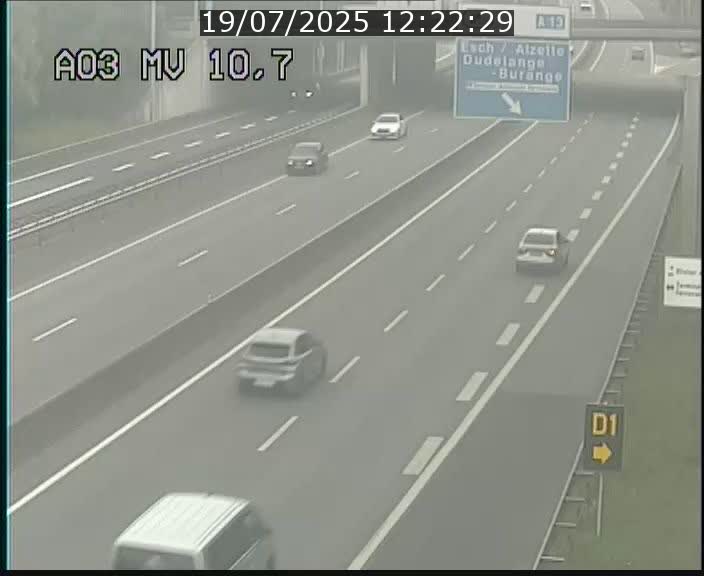 Traffic live webcam Luxembourg Croix de Bettembourg - A3 - BK 10.7 - direction France